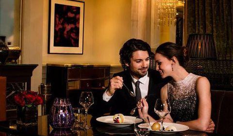 跟女生出去约会吃饭坐在旁边还是对面? 跟女生出去约会吃饭坐在旁边还是对面?第2张